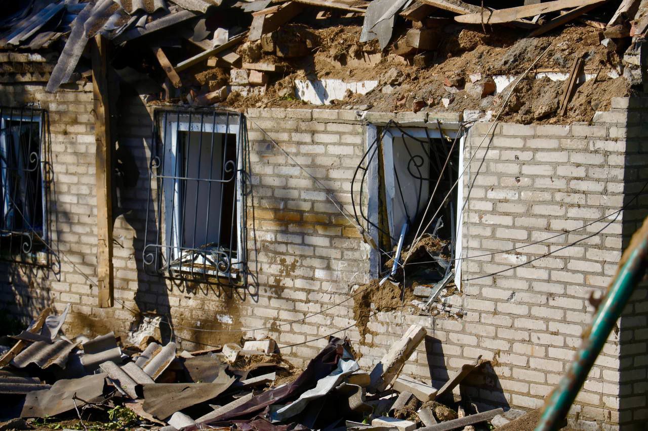 Внаслідок обстрілу зруйновано будинок - || фото: t.me/dnipropetrovskaODA