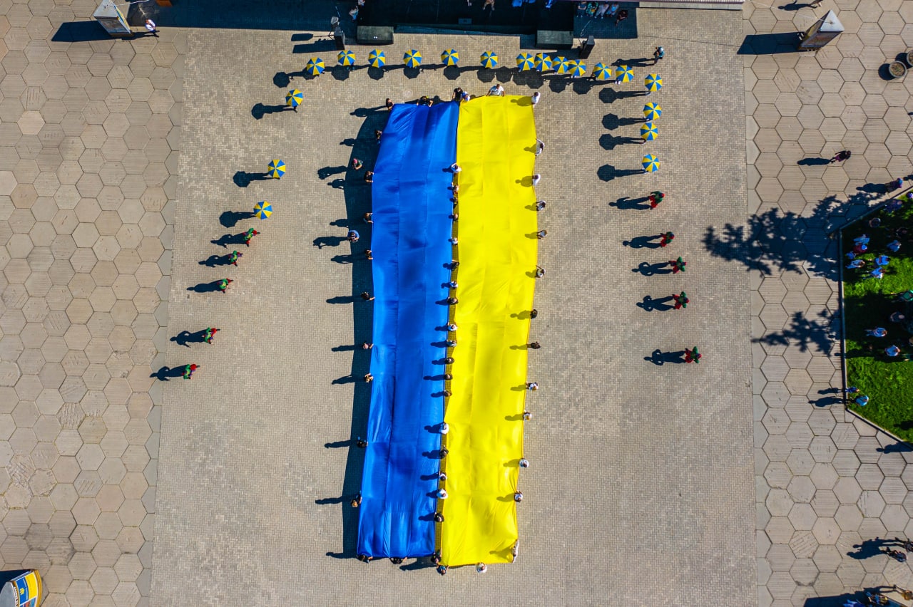 Патриотический флешмоб в Днепре - || фото: adm.dp.gov.ua