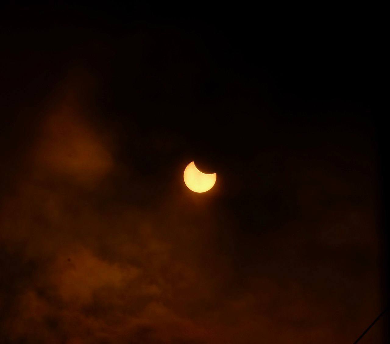 Це було останнє сонячне затемнення у цьому році - || фото: t.me/hyevuy_dnepr