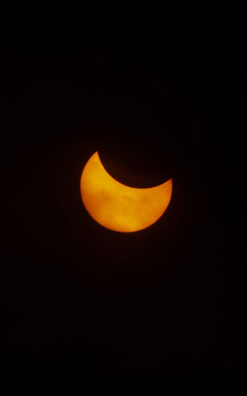 Дніпряни поділилися фотографіями затемнення - || фото: t.me/hyevuy_dnepr