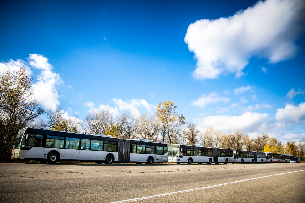 До Дніпра прибули нові автобуси - || фото: adm.dp.gov.ua