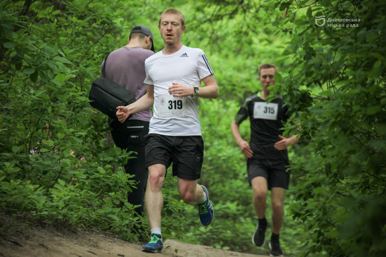 В Днепре прошел забег в вышиванках: как это было (фото) фото 11 10