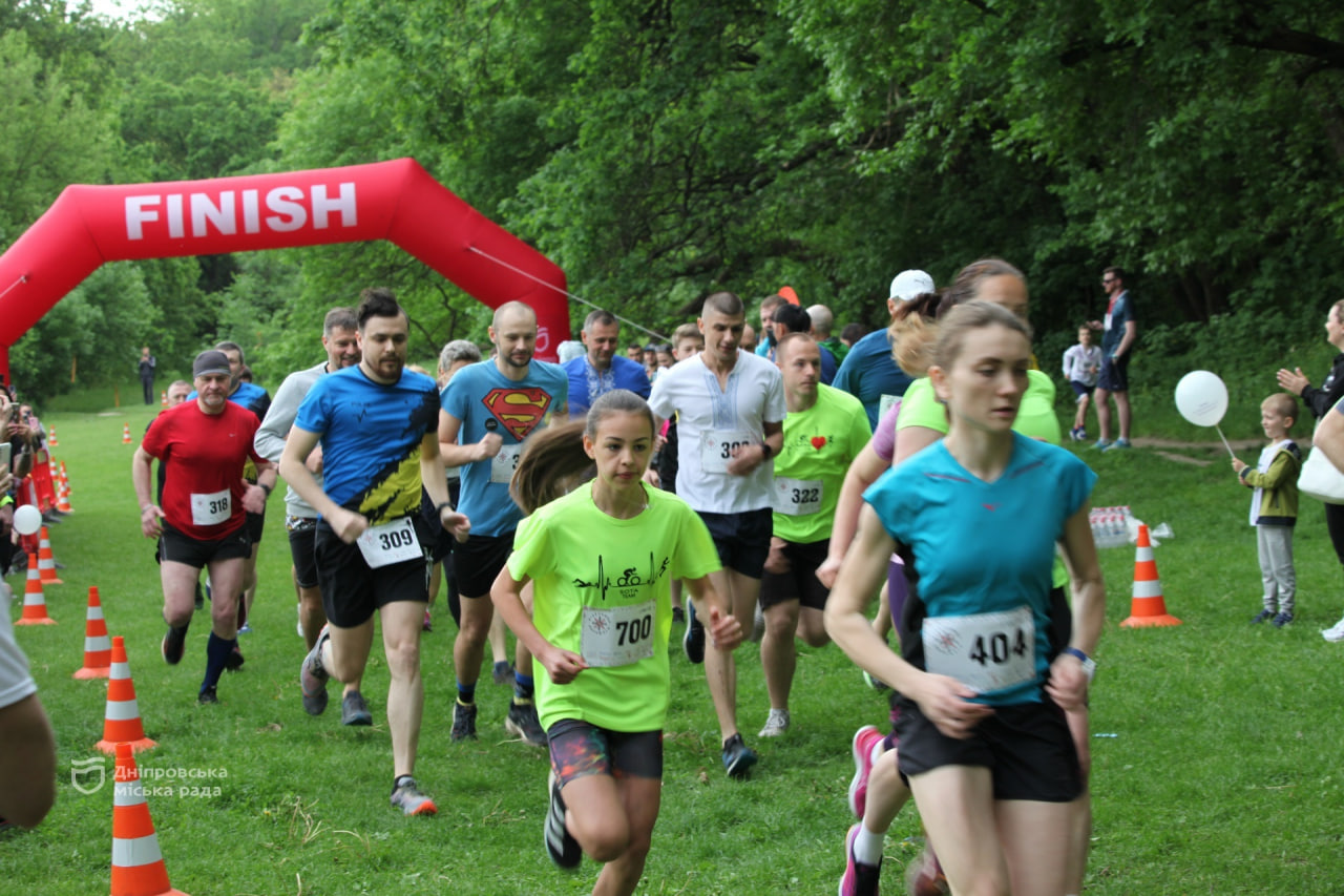 В Днепре прошел забег в вышиванках: как это было (фото) фото 9 8