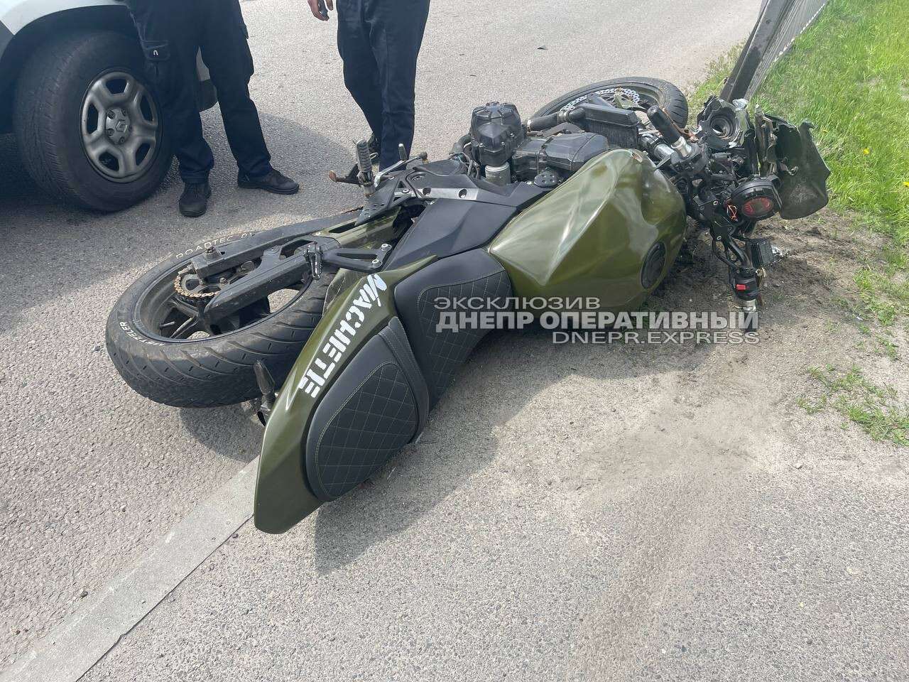 Мотоциклист сбил полицейского – || фото: dnepr.express