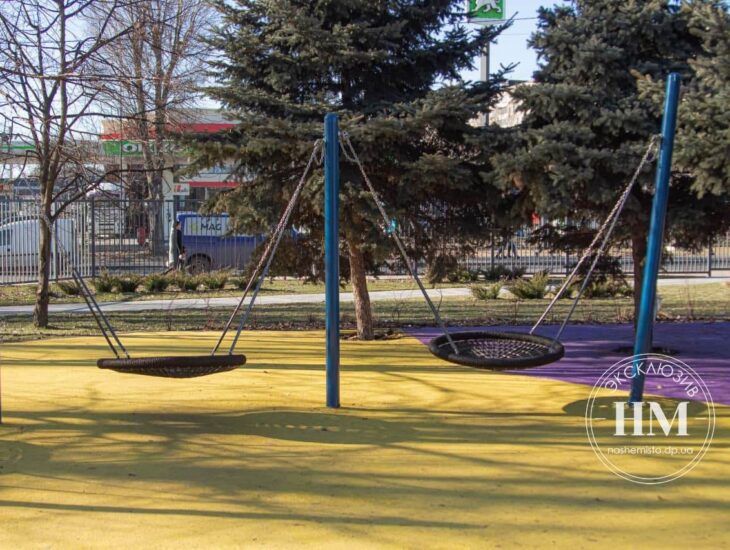 Для дітей та дорослих облаштували зону відпочинку - || фото: nashemisto.dp.ua