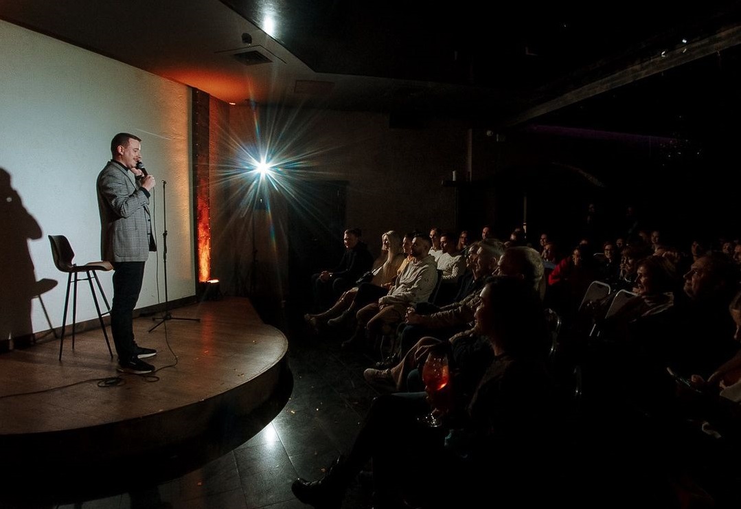 Свят Загайкевич - фото: instagram.com/undergroundstandupkyiv