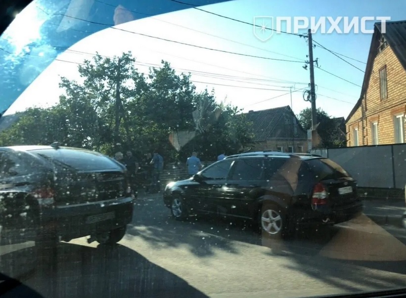 Два трупа привезли в больницу / фото: prikhist.com