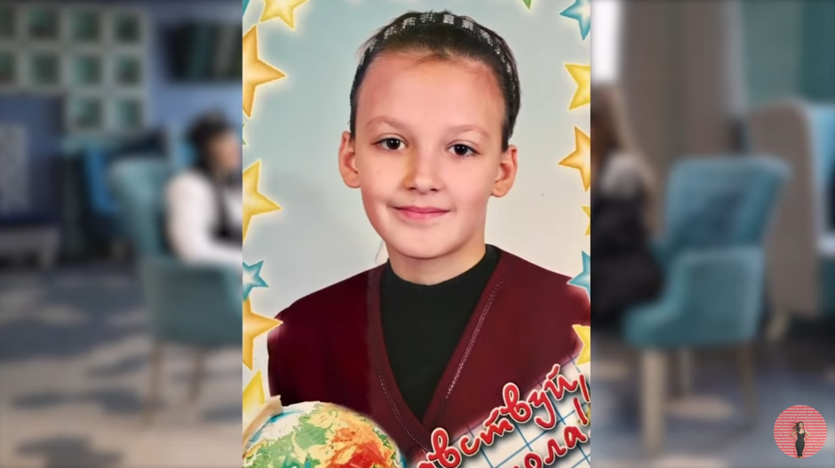 Девушка в детстве - фото: youtube Олицкая