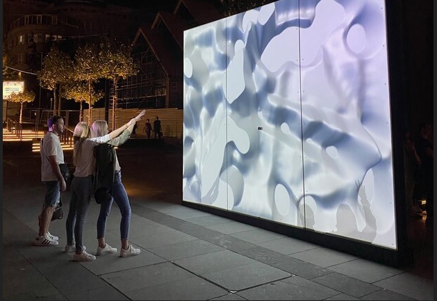 Интерактивный медиа-экран/ фото: fb Николай Каблука