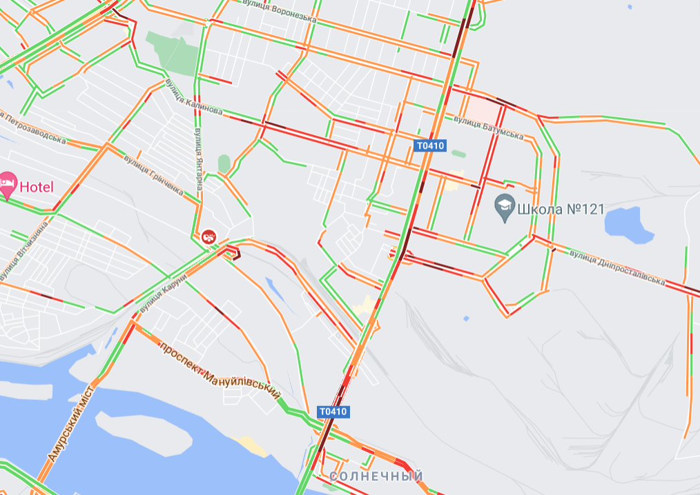 Пробки на правом берегу - фото: google.com