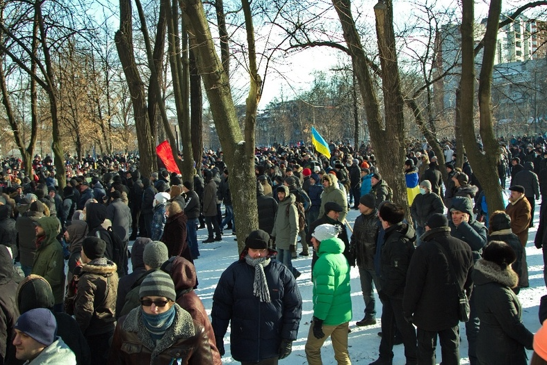 Собралось много людей / фото: Денис Моторин 