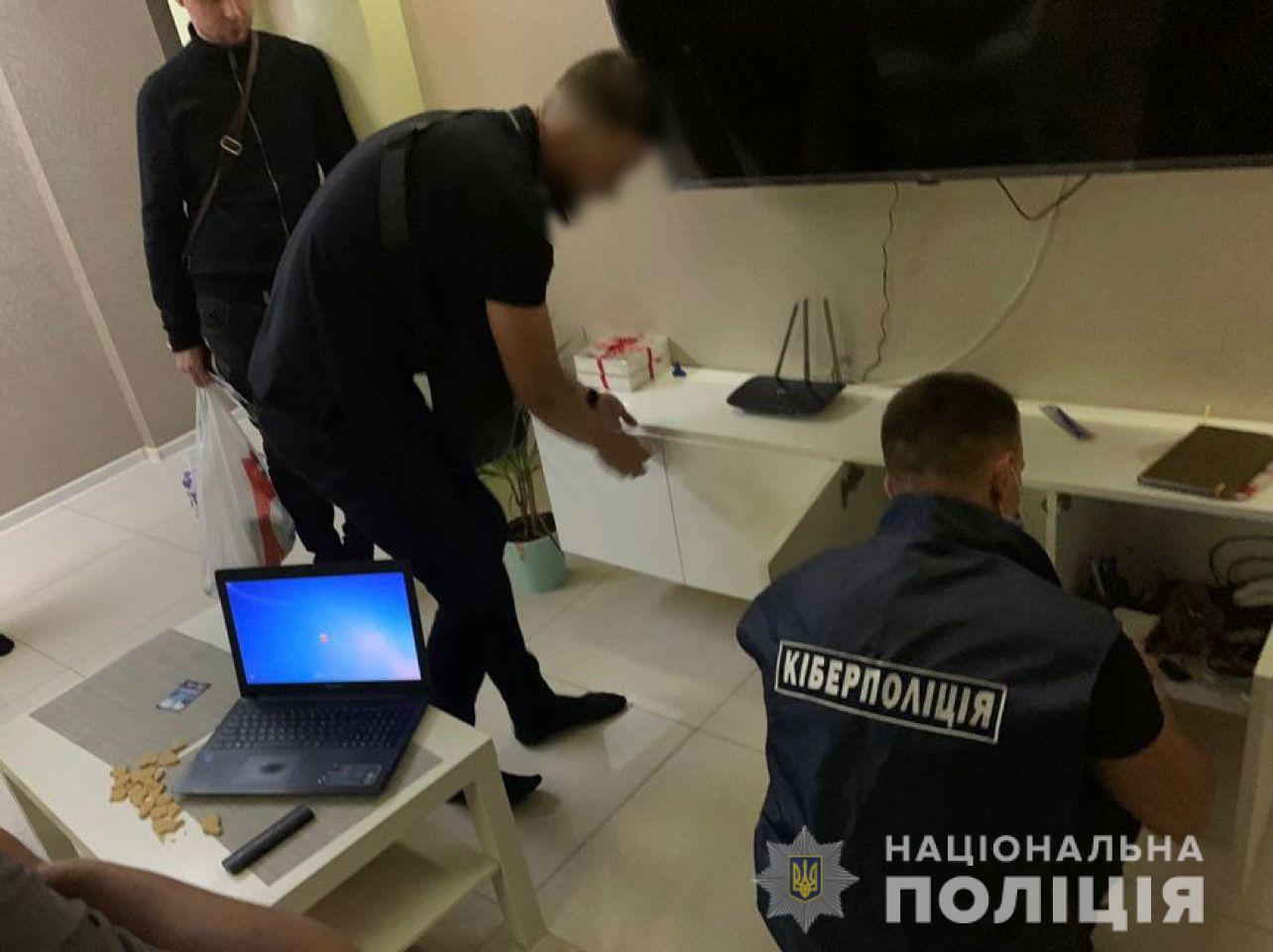 Медик подделывала сертификаты о вакцинации - фото: ГУНП