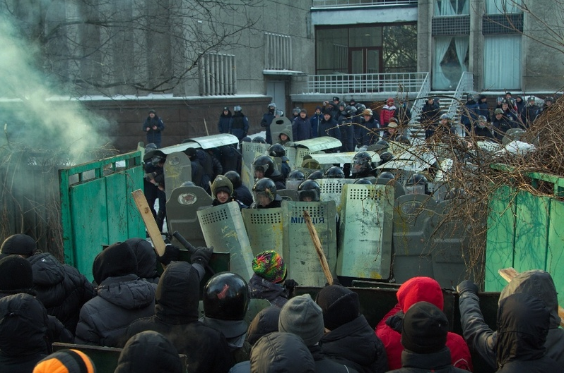 Штурм ОГА / фото: Денис Моторин