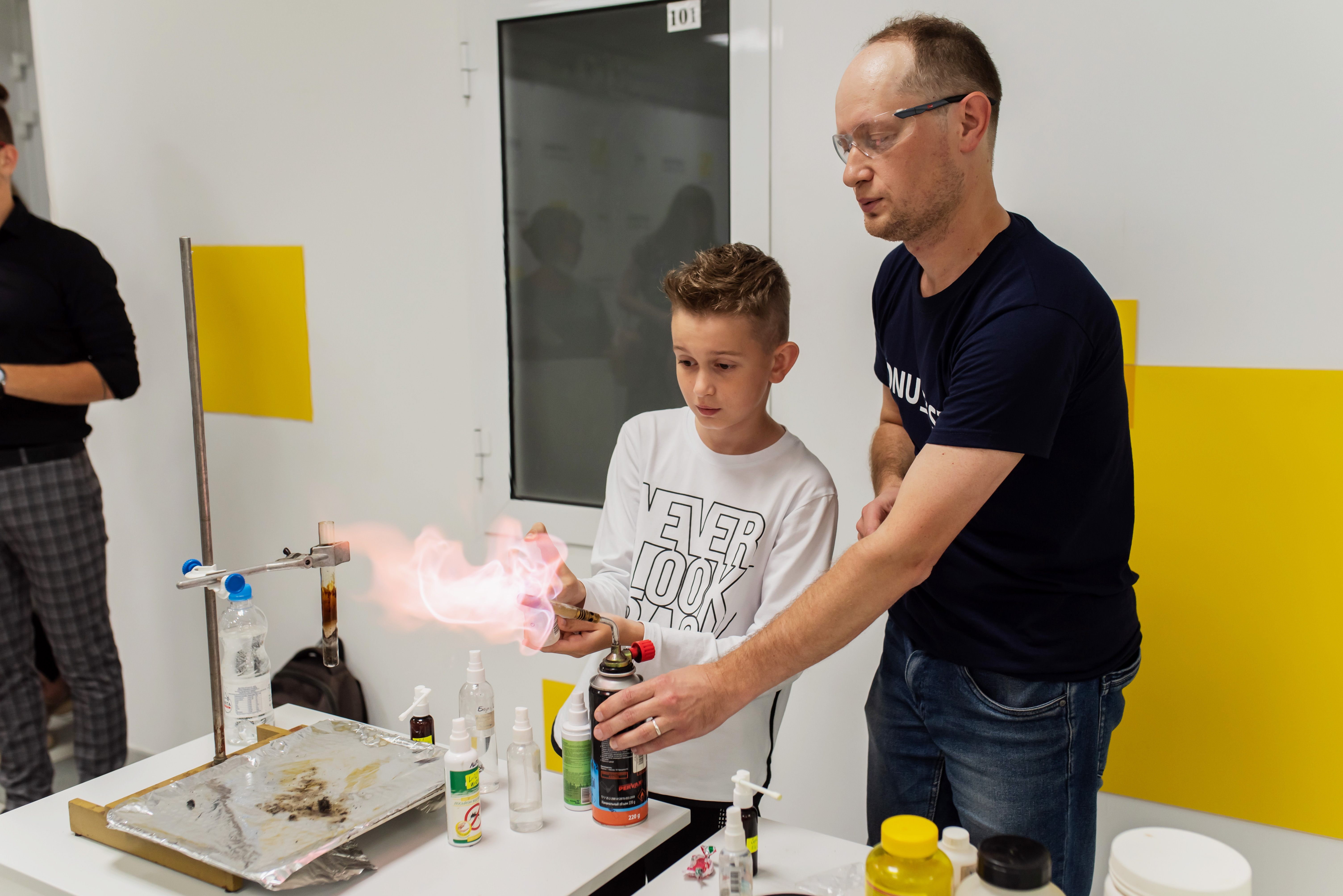 ИНТЕРПАЙП и “Днепровская академия непрерывного образования” наградили лучших школьников-экспериментаторов фото 7 6