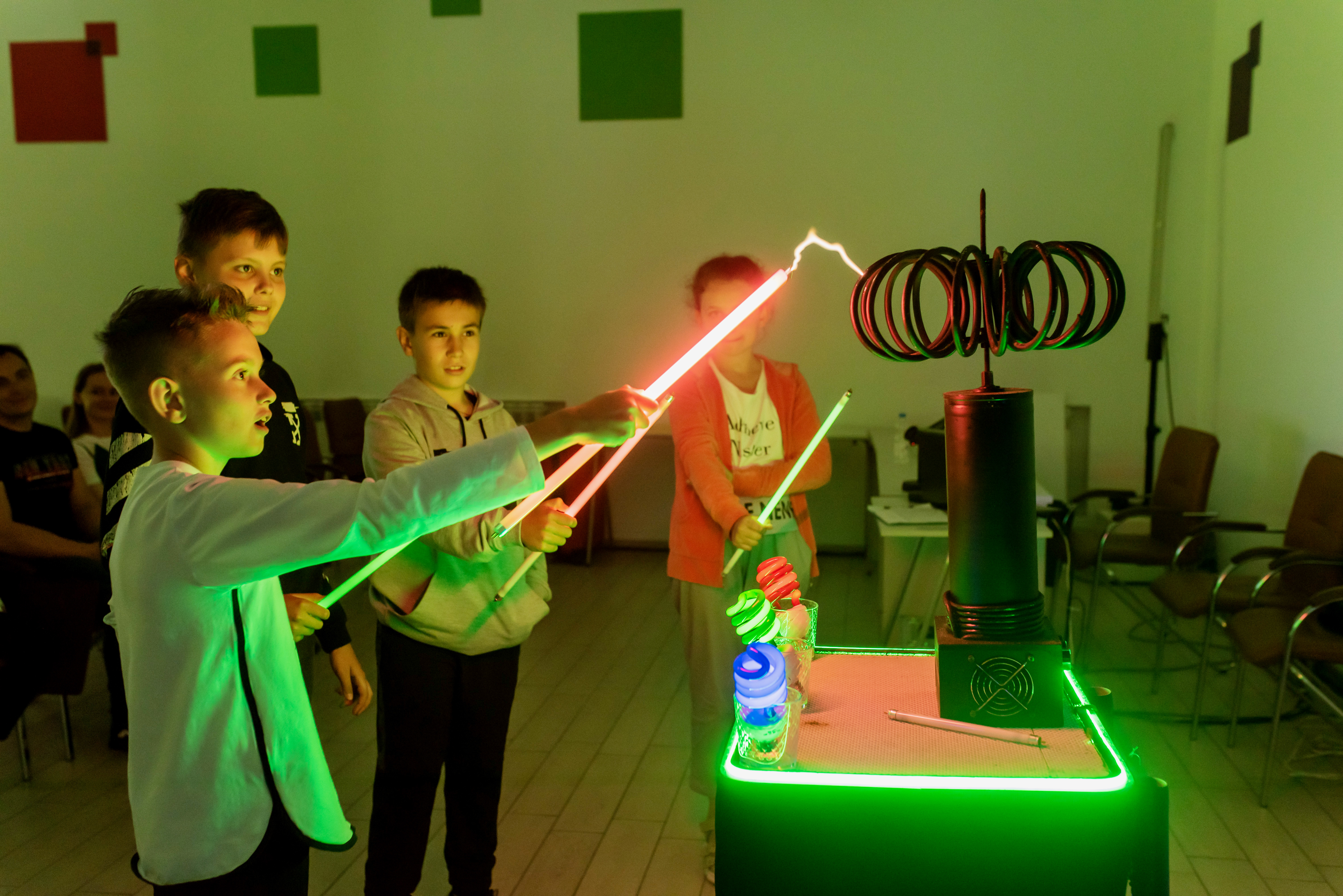 ИНТЕРПАЙП и “Днепровская академия непрерывного образования” наградили лучших школьников-экспериментаторов фото 8 7