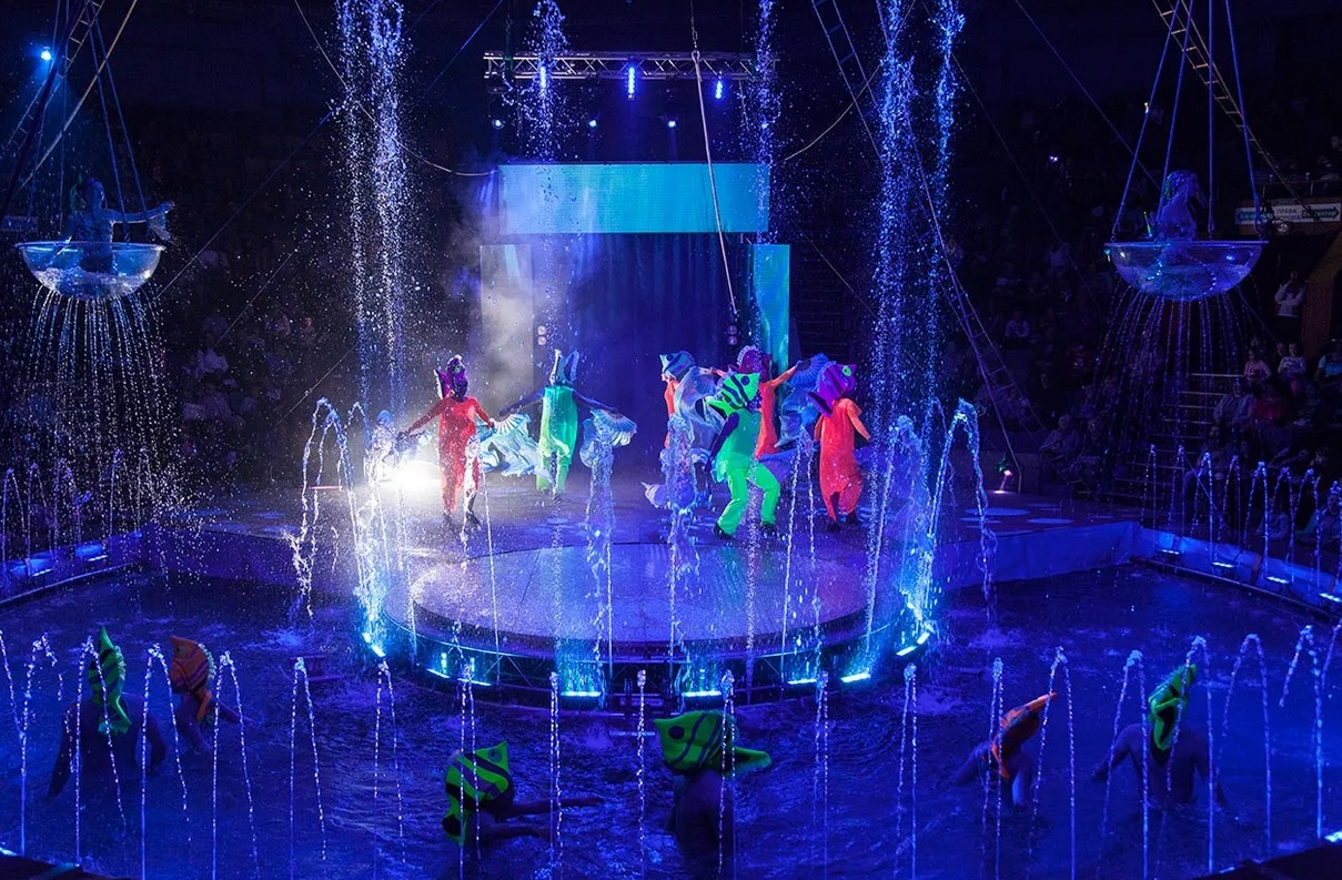 Цирк на воде - фото: photo-lviv.in.ua