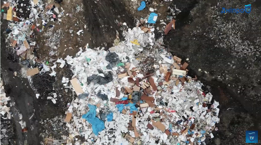 Непонятно, когда именно свалку уберут / фото: ДніпроTV