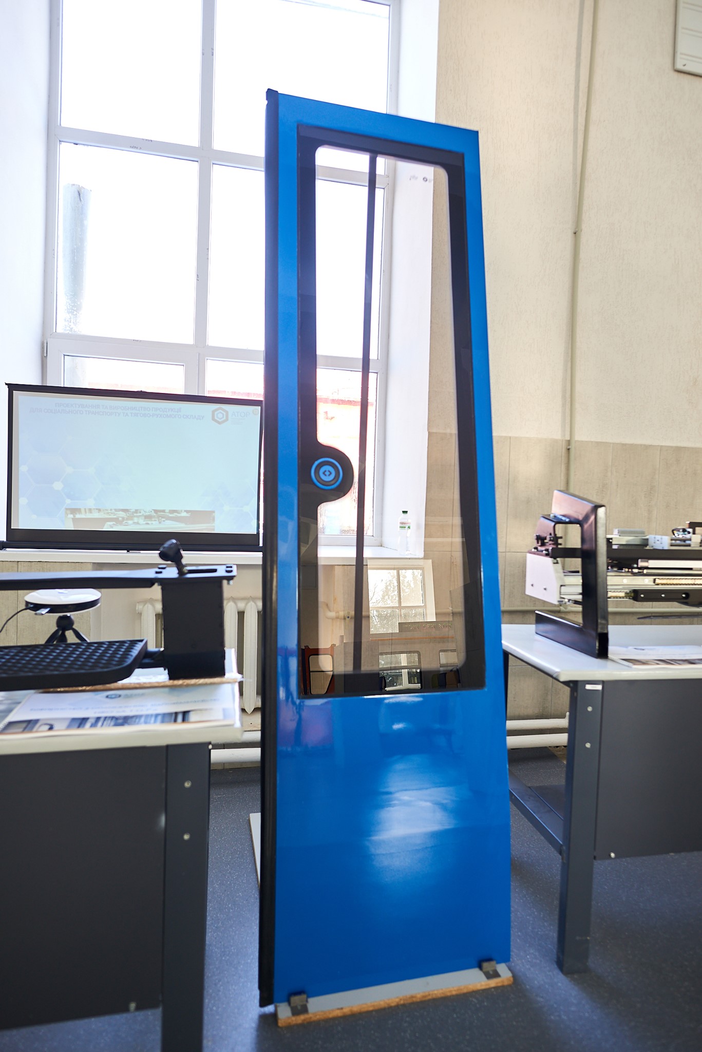 Будет комфортнее: в пригородных электричках появятся разноцветные сидения и новые двери фото 3 2