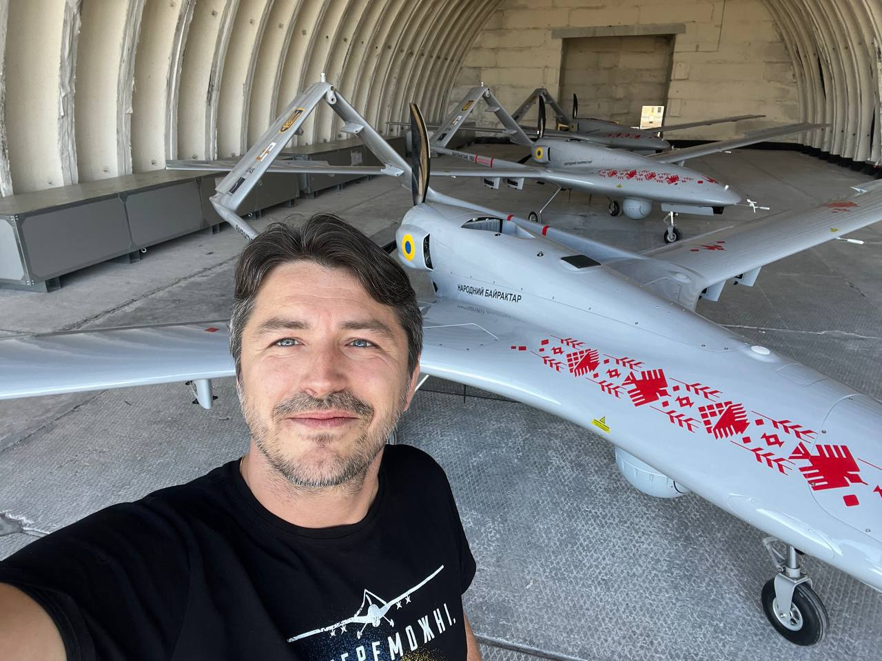 Як виглядають "Народні Байрактари", на які українці збирали гроші.