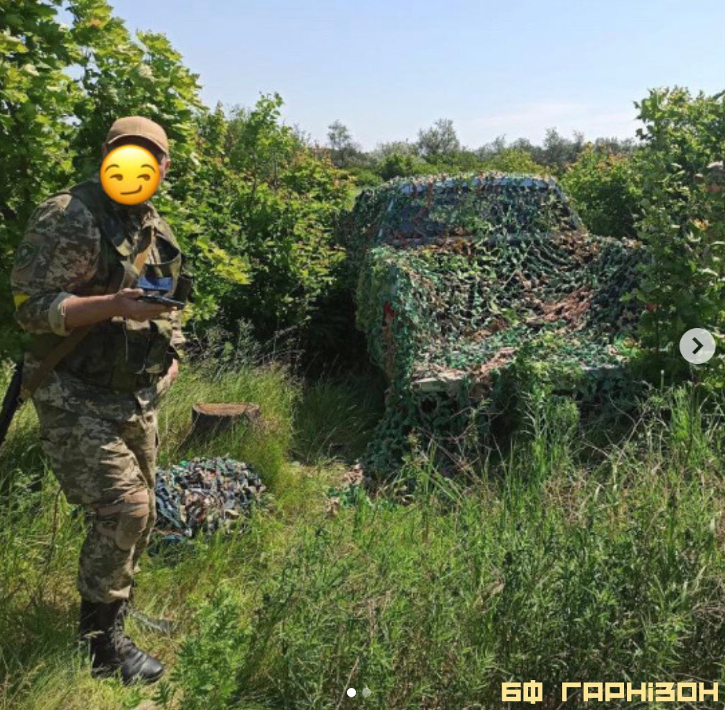 Маскировочная сетка на технике военных - фото: instagram.com/cf_garnizon's profile picture cf_garnizon