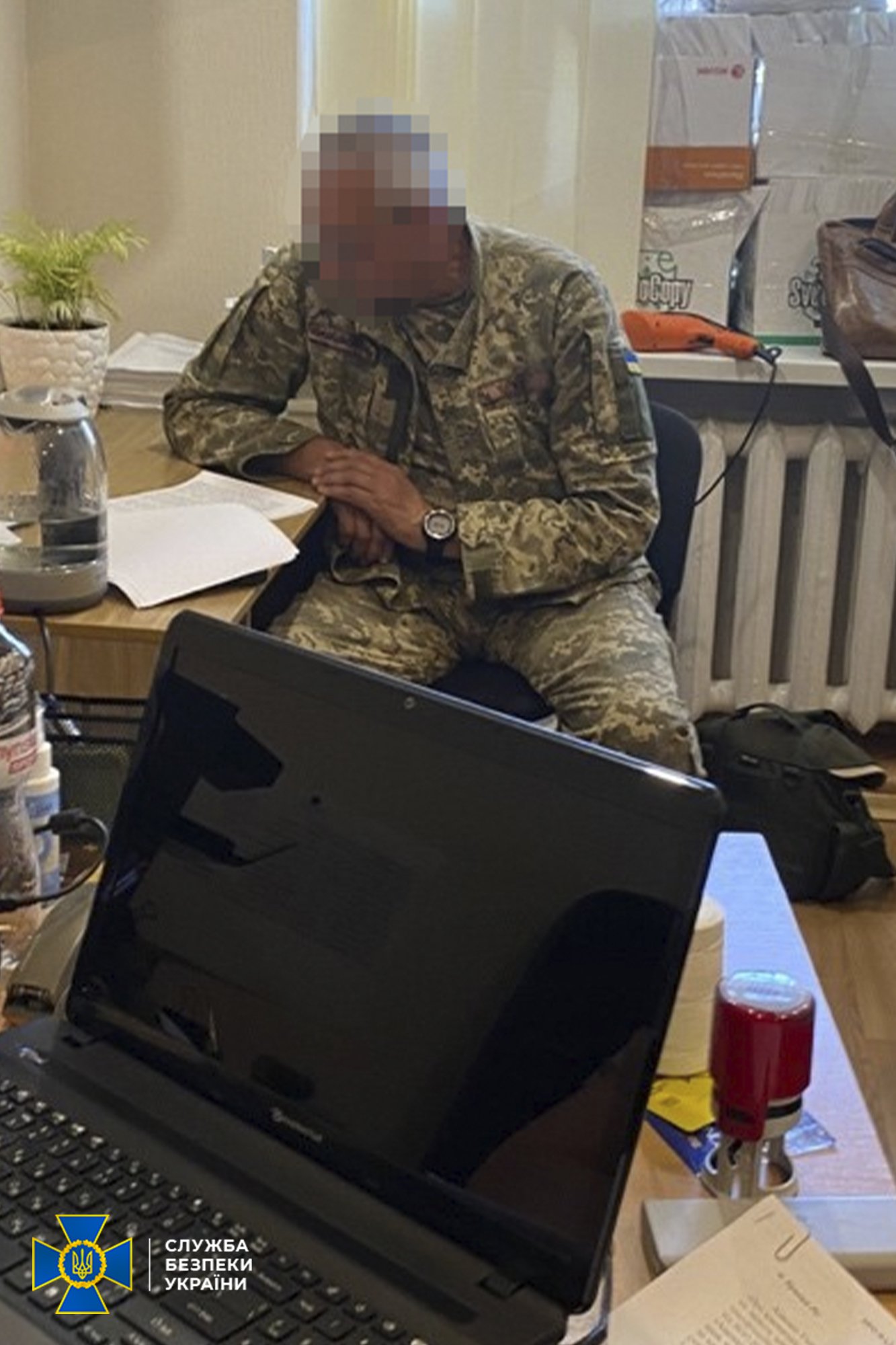 На Днепропетровщине руководитель местной коммерческой структуры организовал преступную сделку, укравшую более миллиона гривен, выделенных на ремонт железной дороги