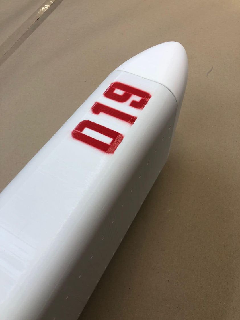 Безпілотник з червоним номером