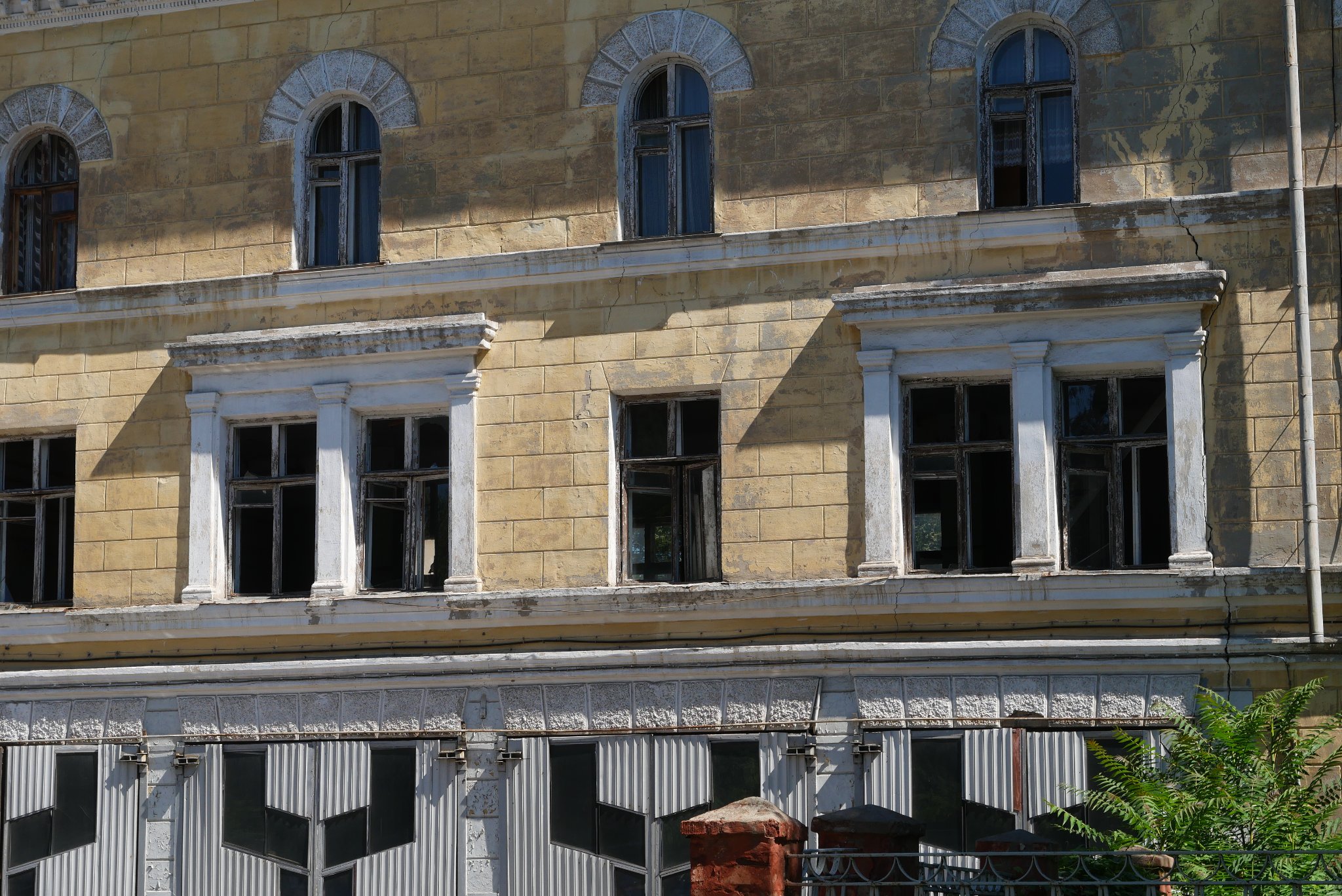 Пошкодження забудови культурної спадщини - фото: facebook.com/Надія Лиштва