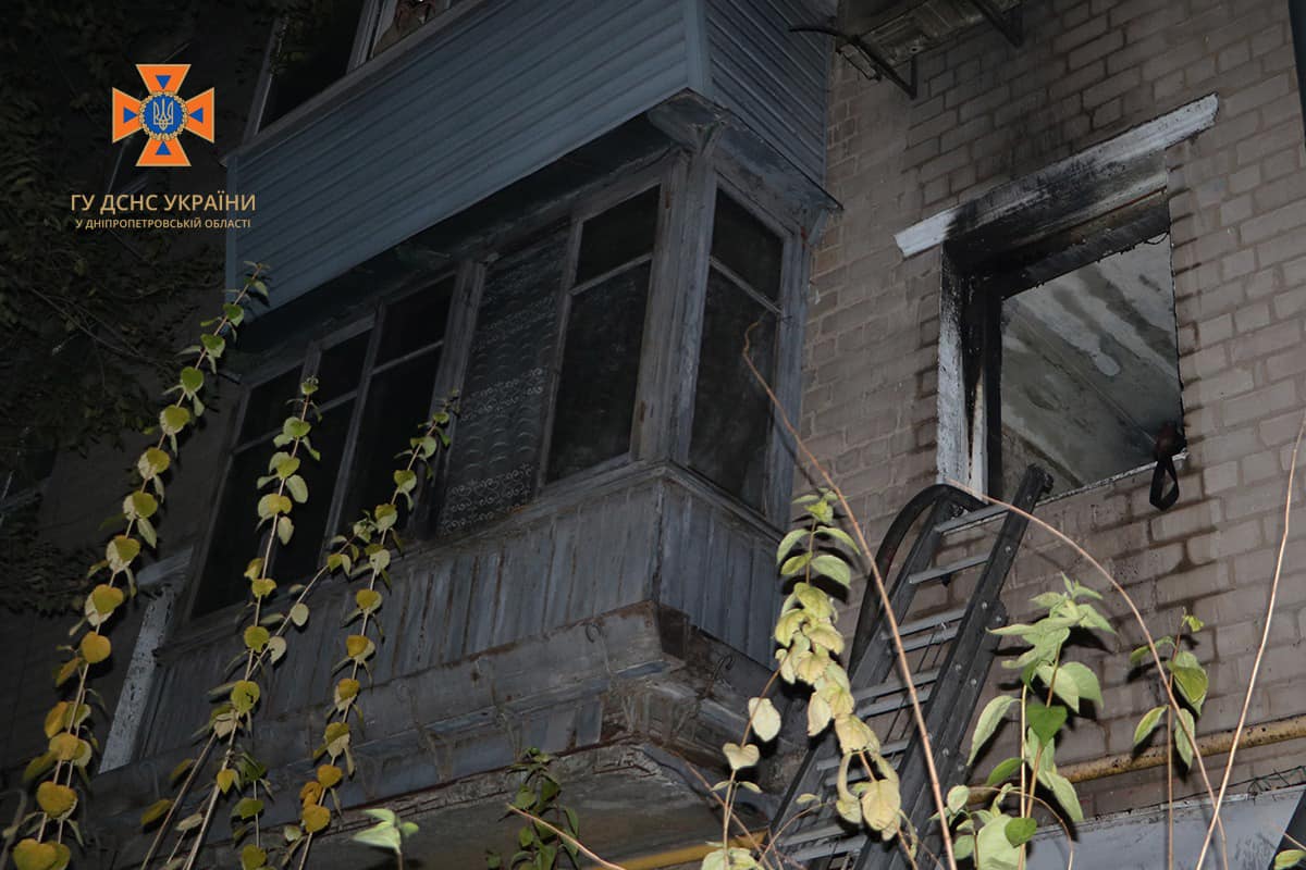 В Днепре горела квартира в Новокадакомском районе - фото: facebook.com/MNSDNE