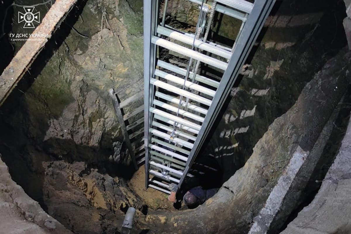 В Днепре спасли мужчину, упавшего в колодец