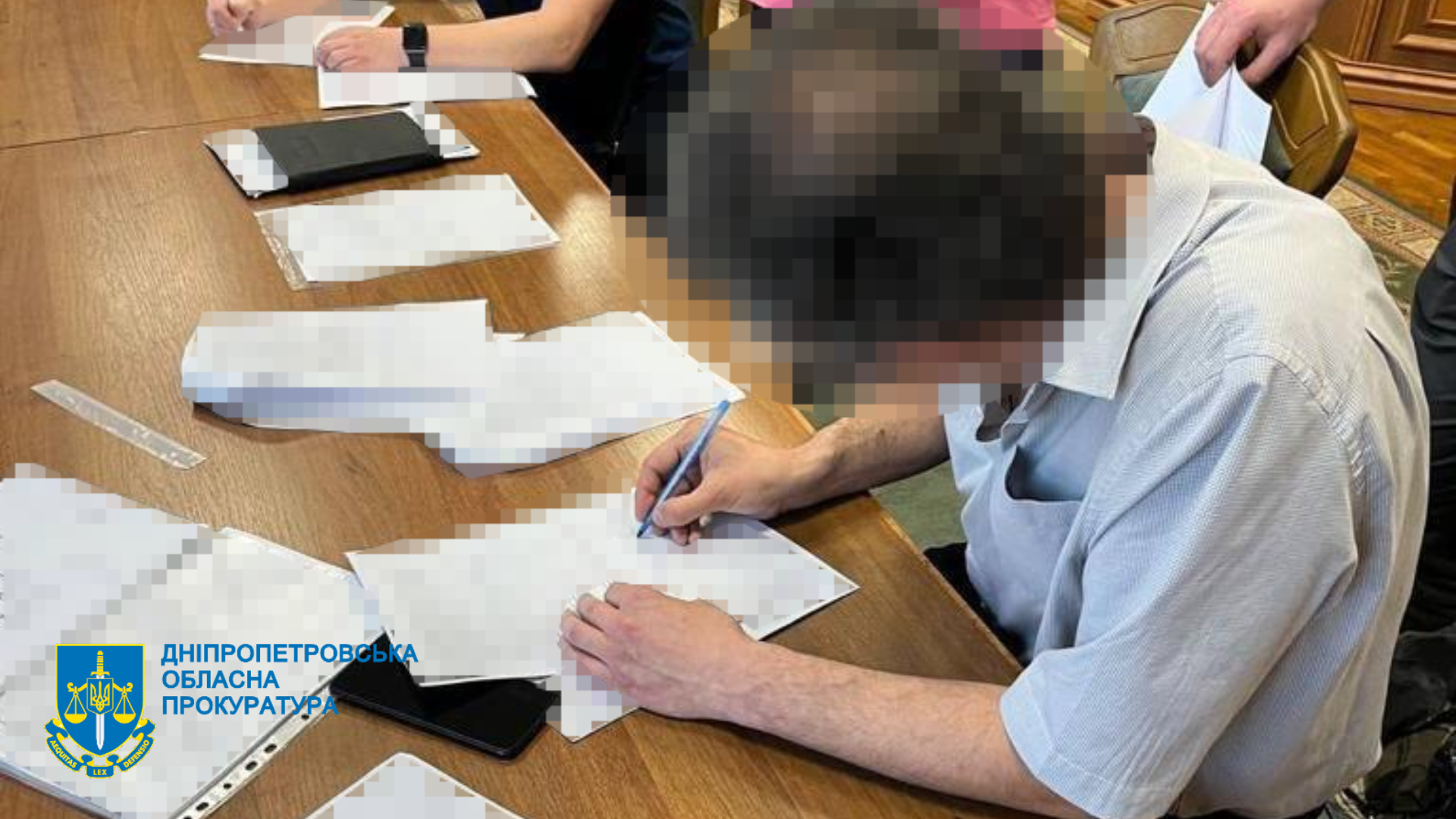 Ректор одного з університетів Дніпропетровщини та підрядник привласнили мільйон гривень на ремонті закладу