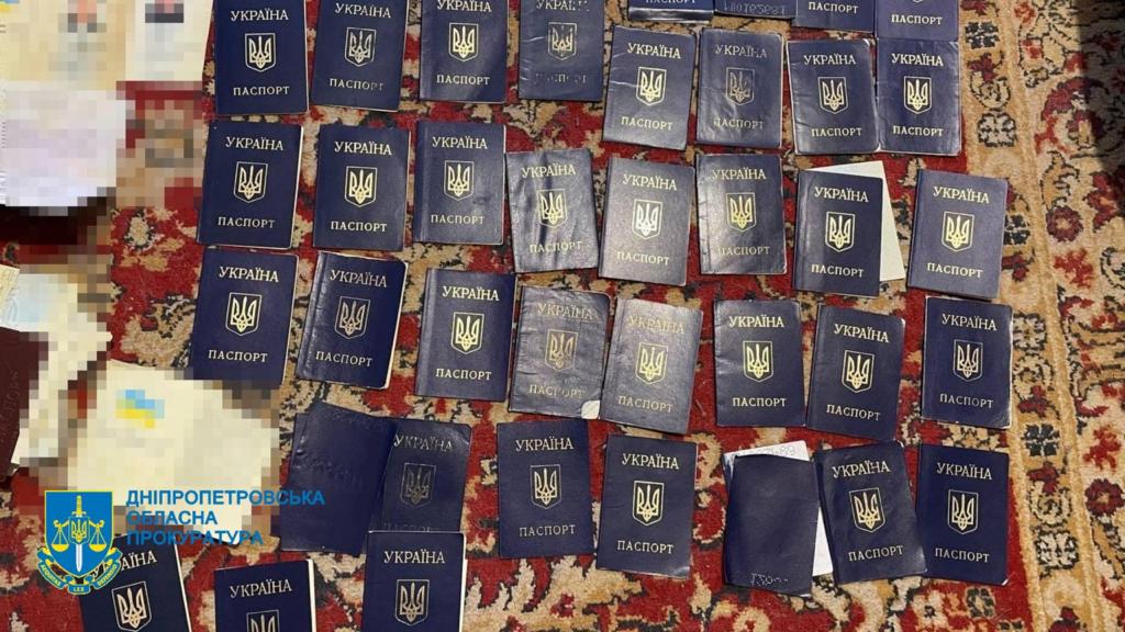 Мешканці Дніпра незаконно продавали квартири