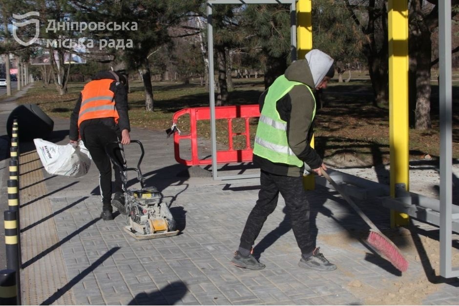 В Днепре обустраивают новые остановки