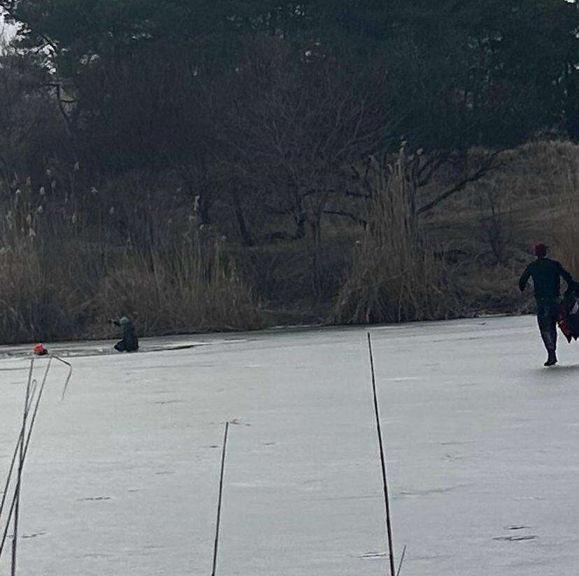 В Каменском дети провалились под лед