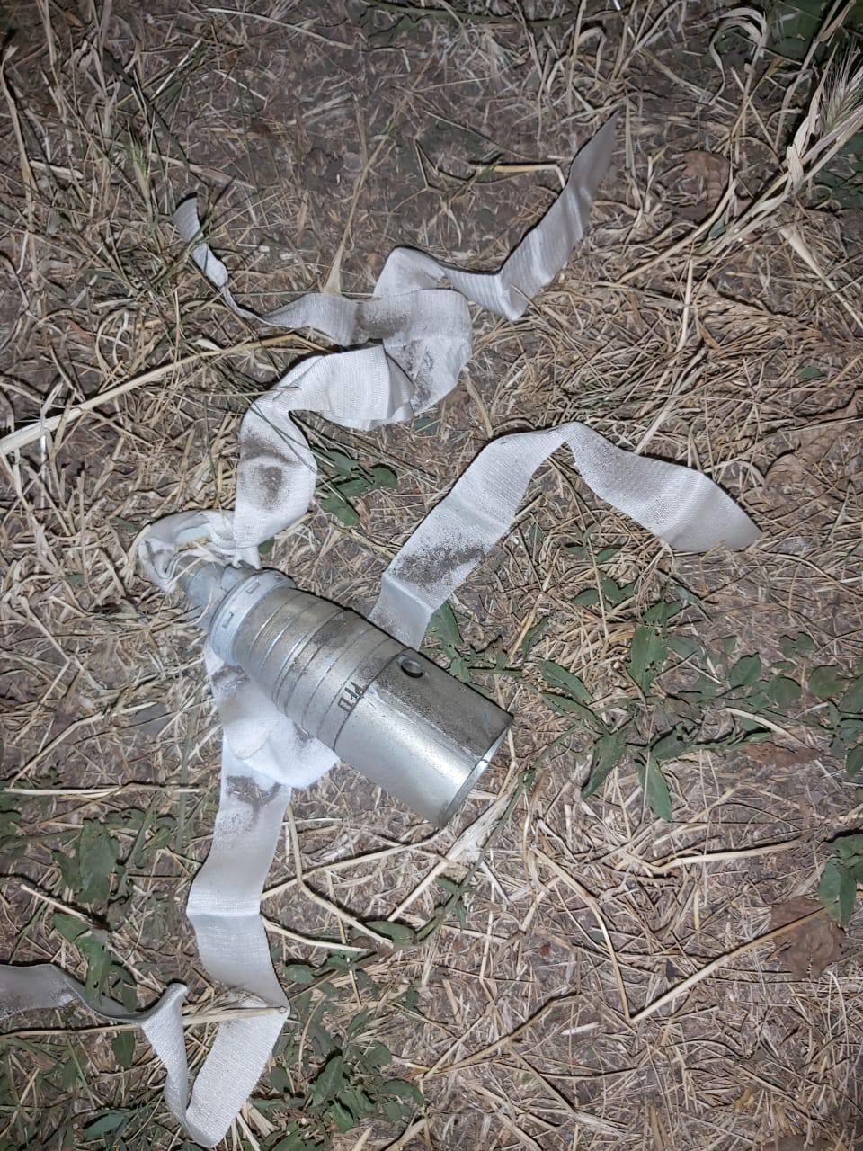 Мешканців Апостолового закликають бути обережними, адже деякі з нерозірваних боєприпасів можуть бути непомітними у траві, кущах та на вулиці