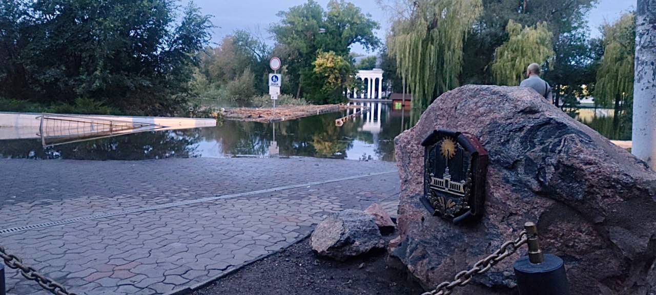 Внаслідок ракетного удару в Кривому Розі підтоплені будинки та присадибні ділянки