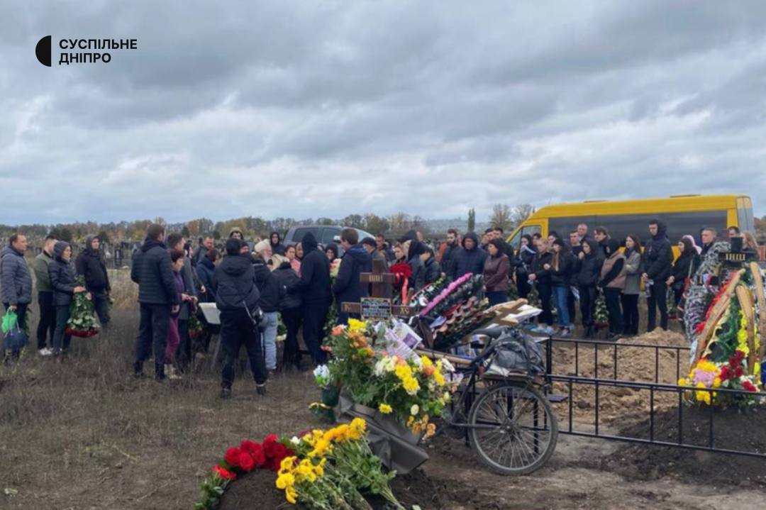 Проститься с женщиной пришли близкие