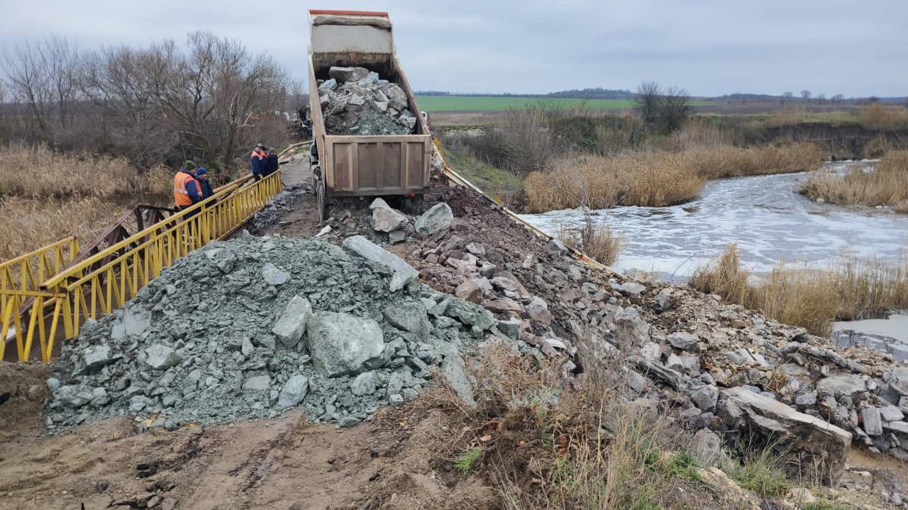 Мост через реку Ингулец отремонтировали криворожские специалисты