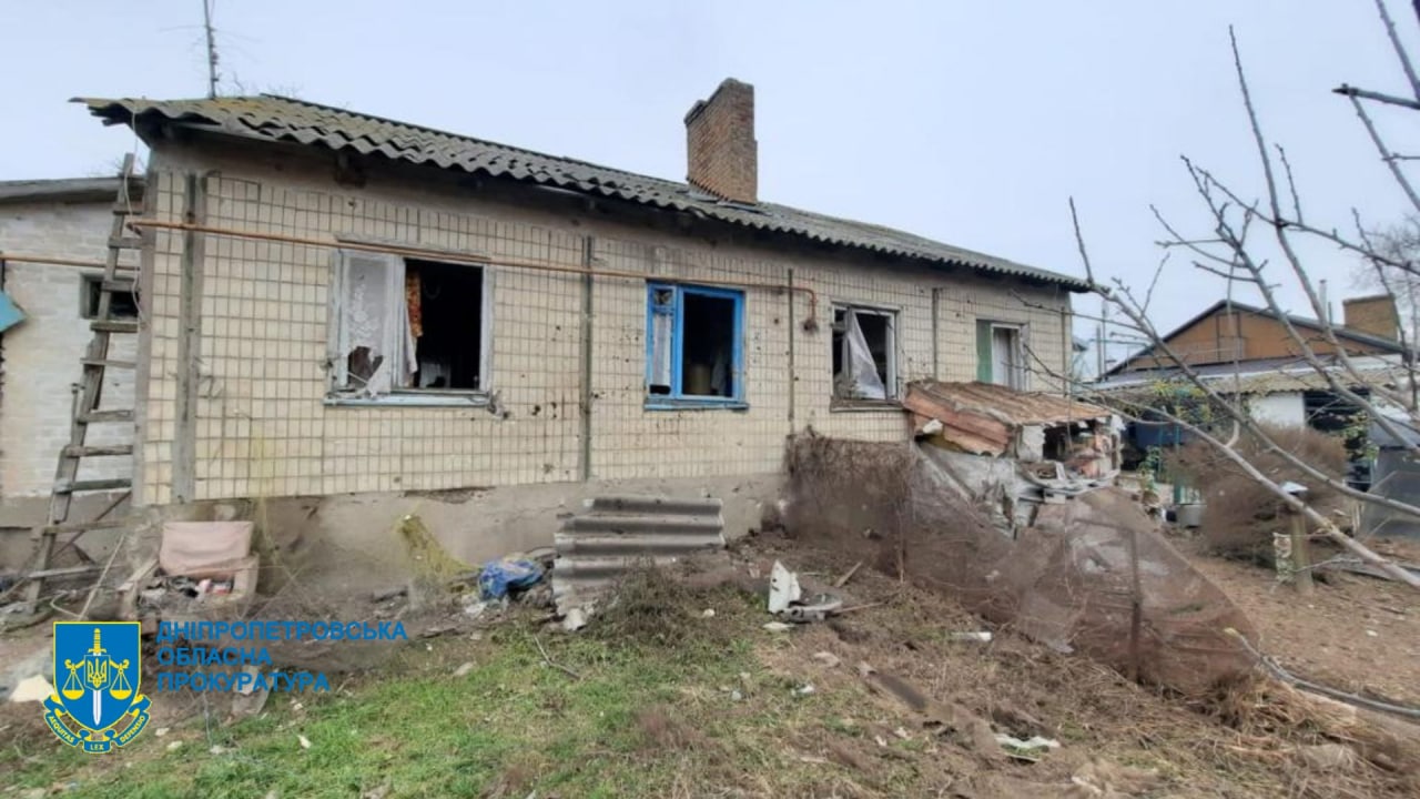 Внаслідок обстрілу постраждали двоє людей