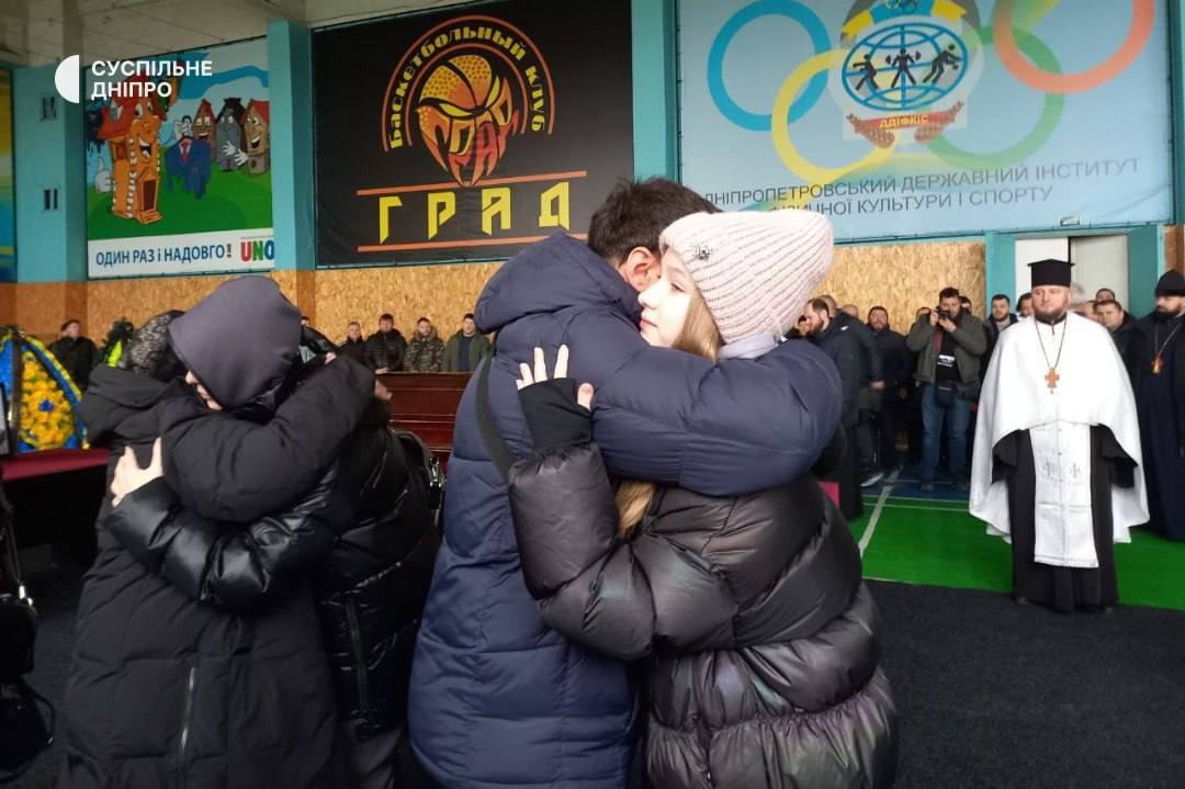 У чоловіка залишилися дружина і двоє дітей