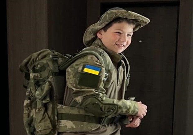 10-летний мальчик купил аккумуляторы для ВСУ