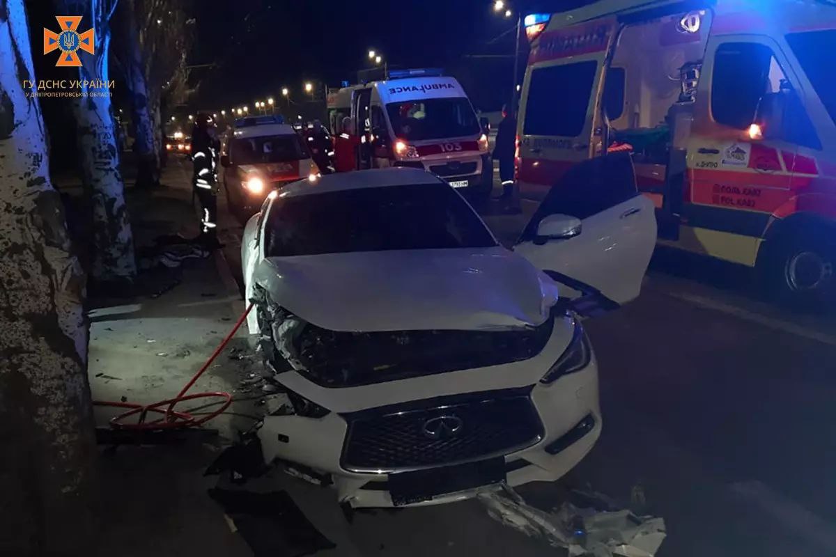 В Днепре на Набережной Победы произошло ДТП