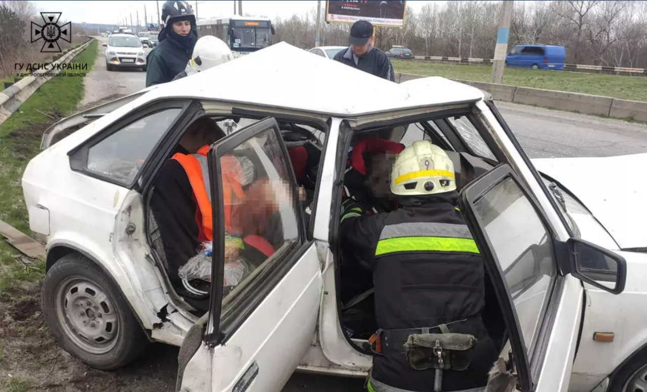 Внаслідок аварії загинув чоловік та постраждала жінка