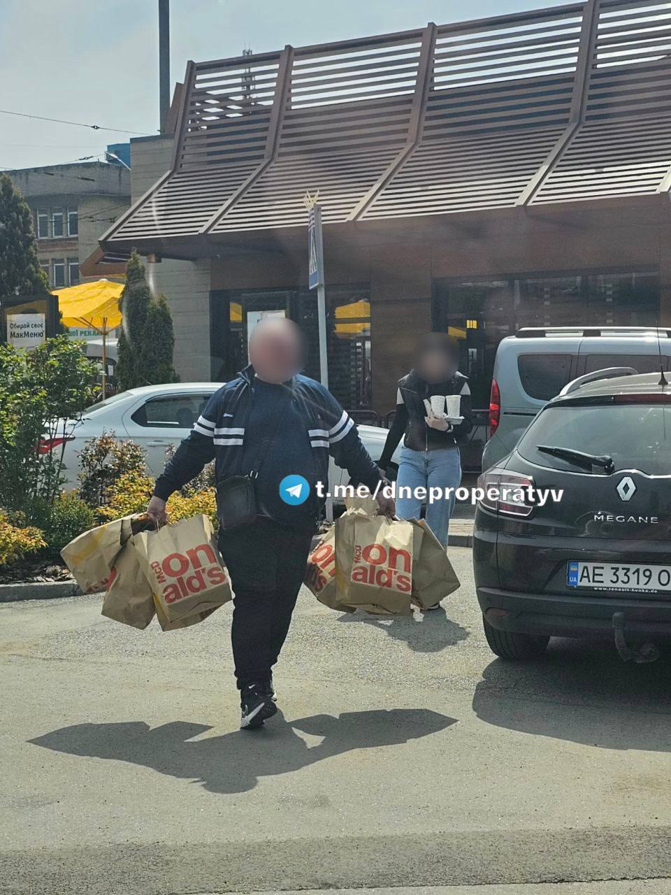 Жители очень ждали бургеров