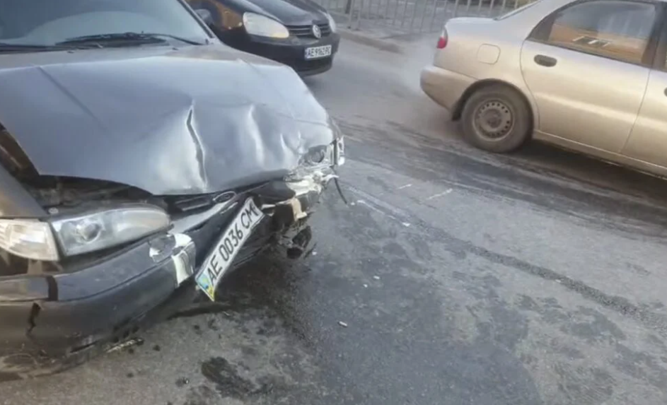 В центре Днепра произошло тройное ДТП