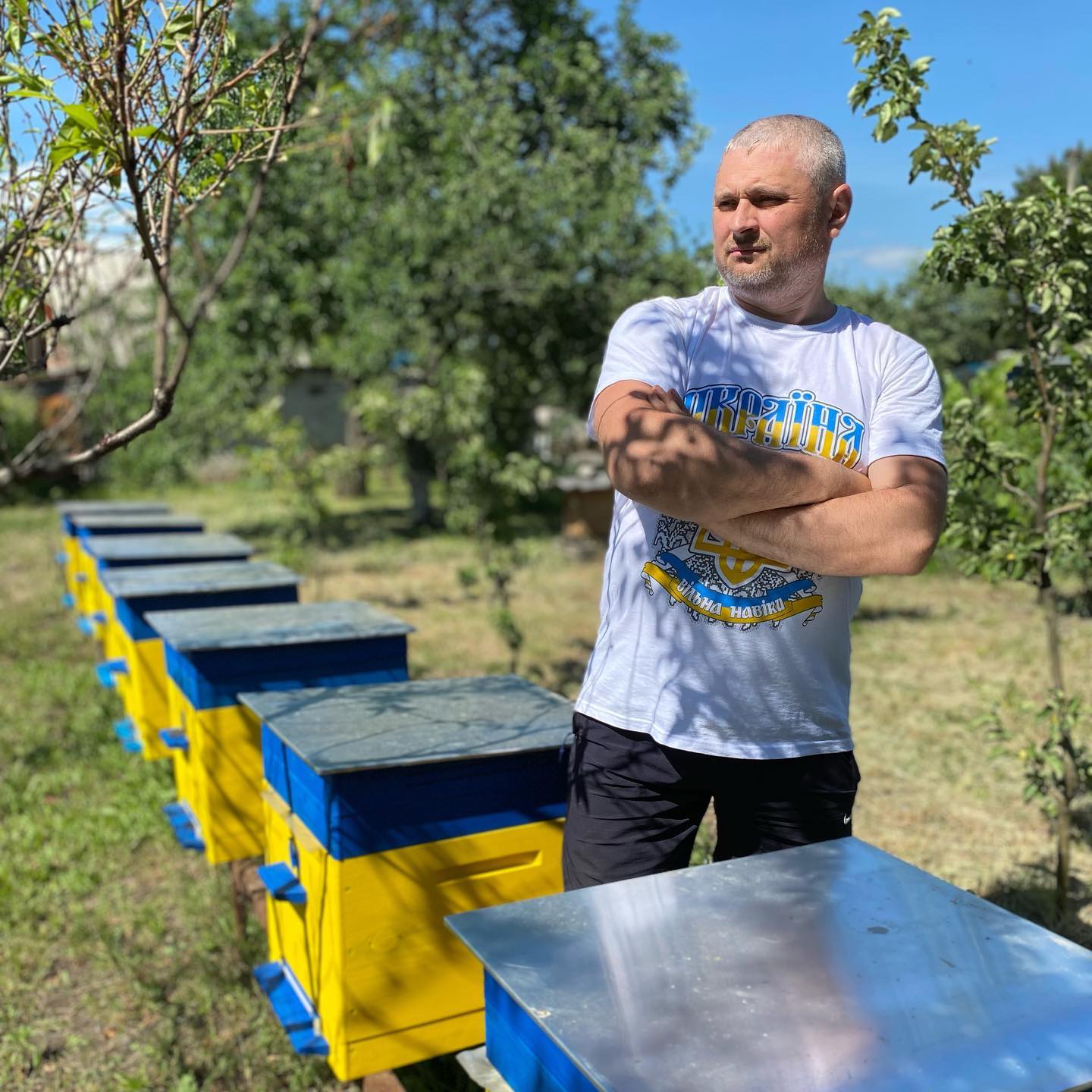 Пасіка допомагла Ірині та Олександру Карабут пережити перші місяці війни