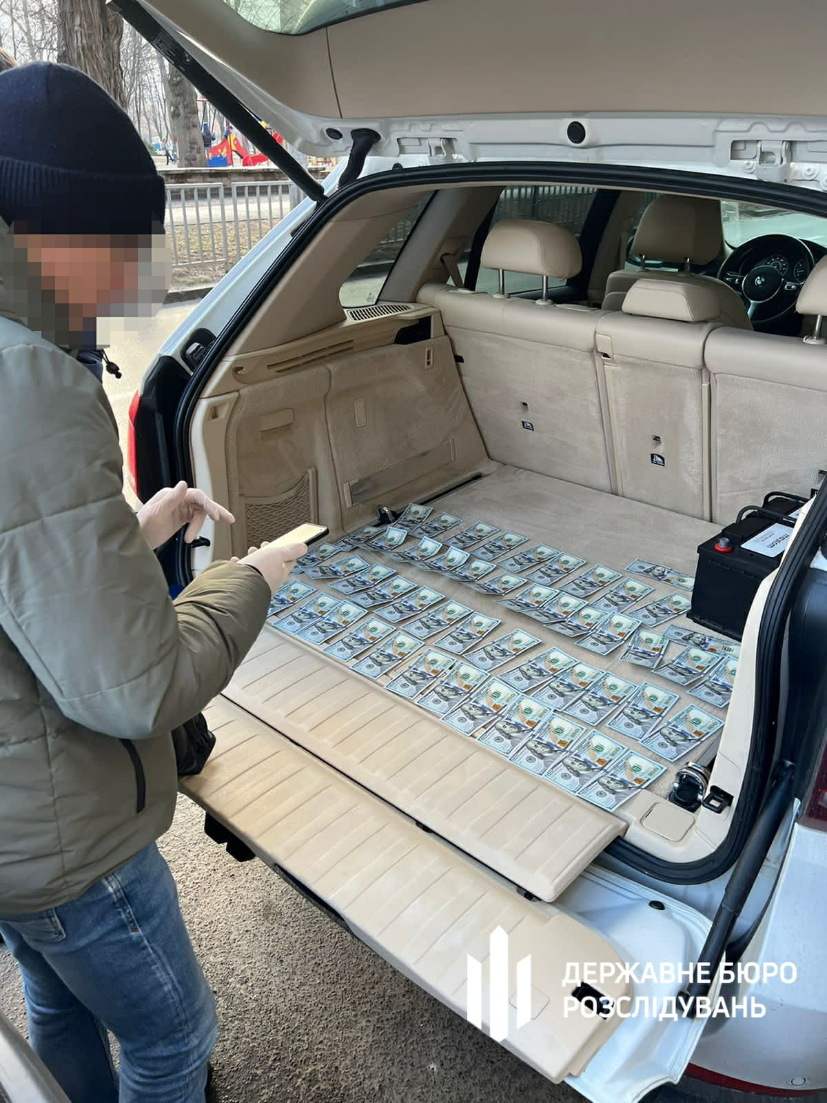 В Днепропетровской области два офицера присвоили себе 3,5 миллиона гривен, которые предназначались для выплат военнослужащим -