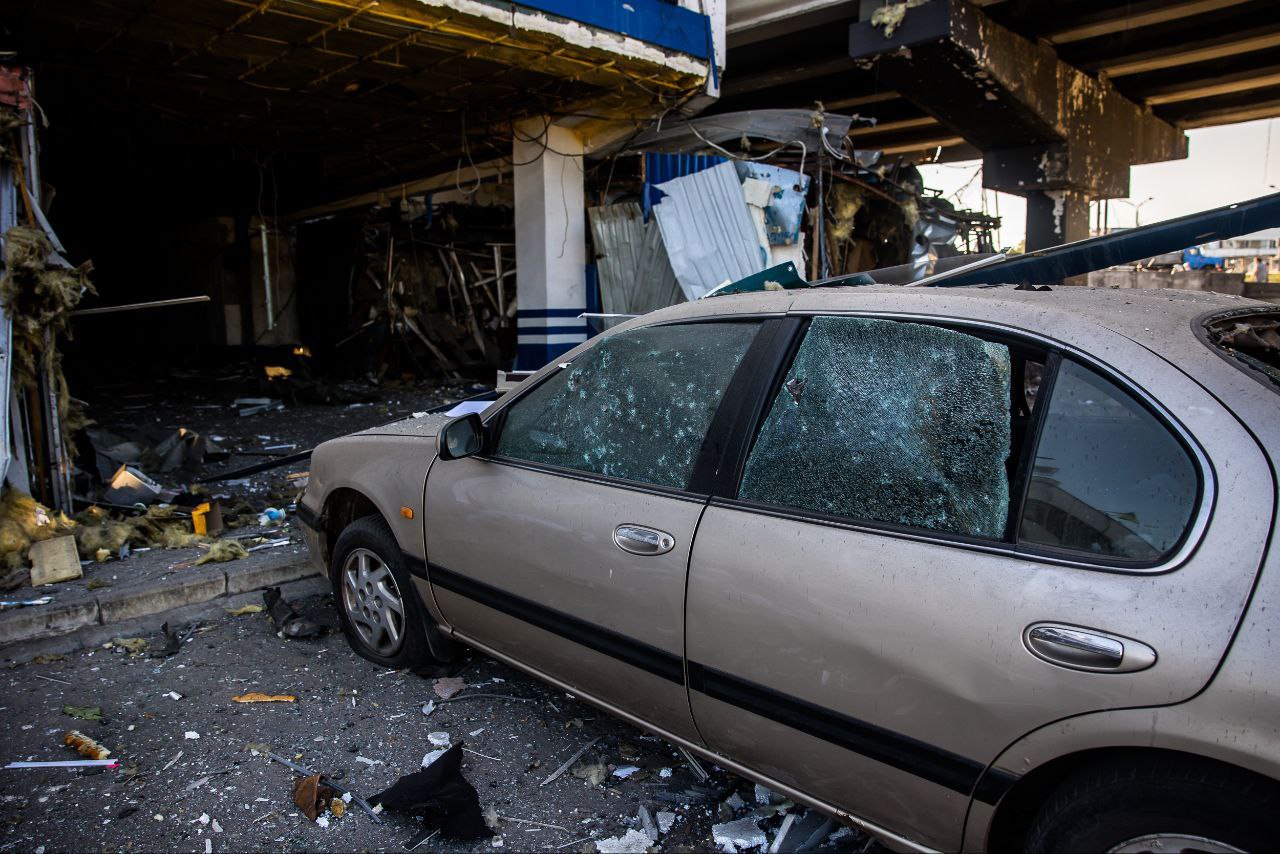 Наслідки ворожих ударів по Дніпру -
