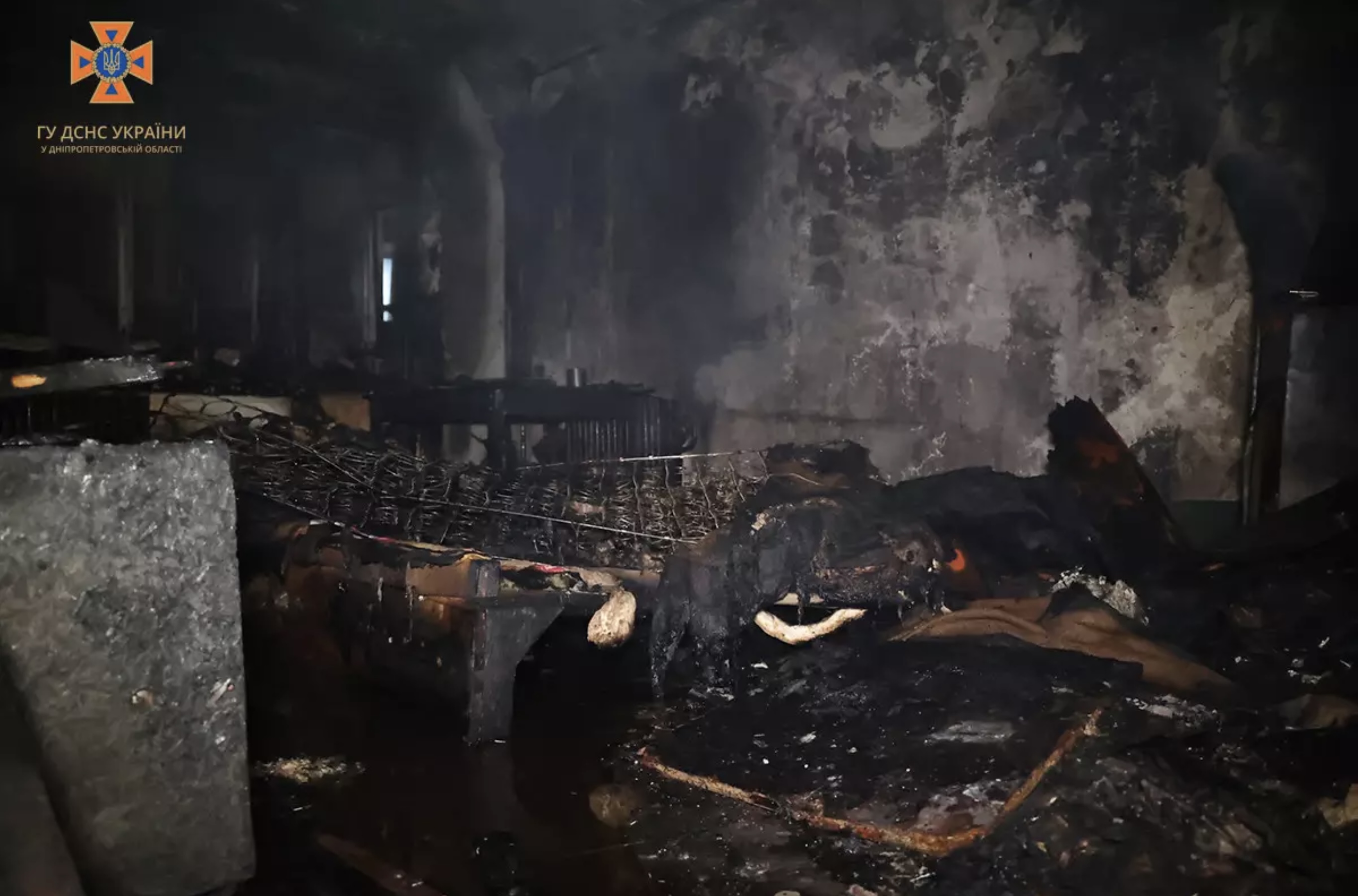 У Дніпрі в багатоповерхівці сталася пожежа: є постраждалі фото 2 1