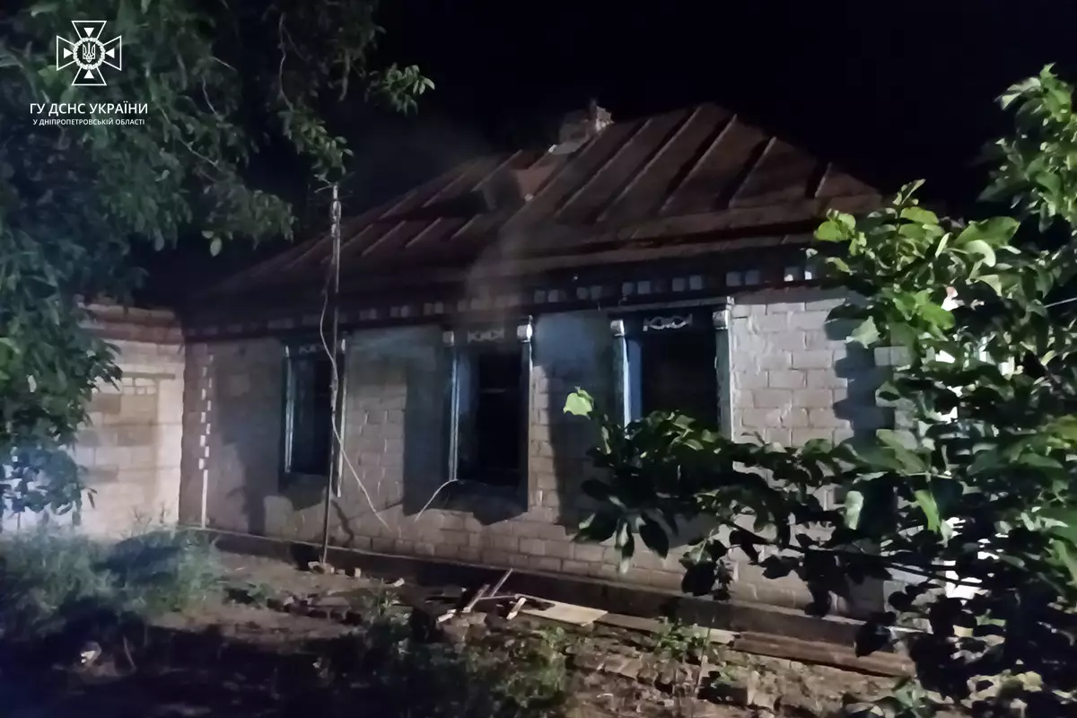 У Дніпропетровській області двоє жінок отруїлися димом, а чоловік впав у підвал -