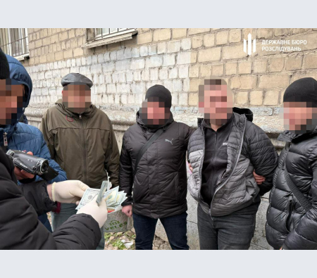 На Днепропетровщине страж порядка обещал ухилянтам 